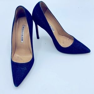 MANOLO BLAHNIK DENIM POINTY TOE STILETTO HEEL PUMPS SIZE 37